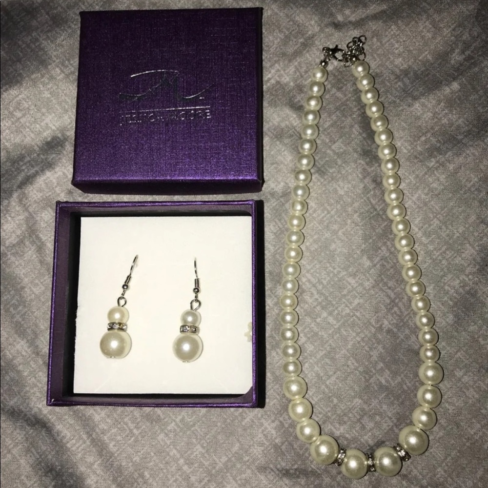 Jessica Moore Pearl Jewelry Set